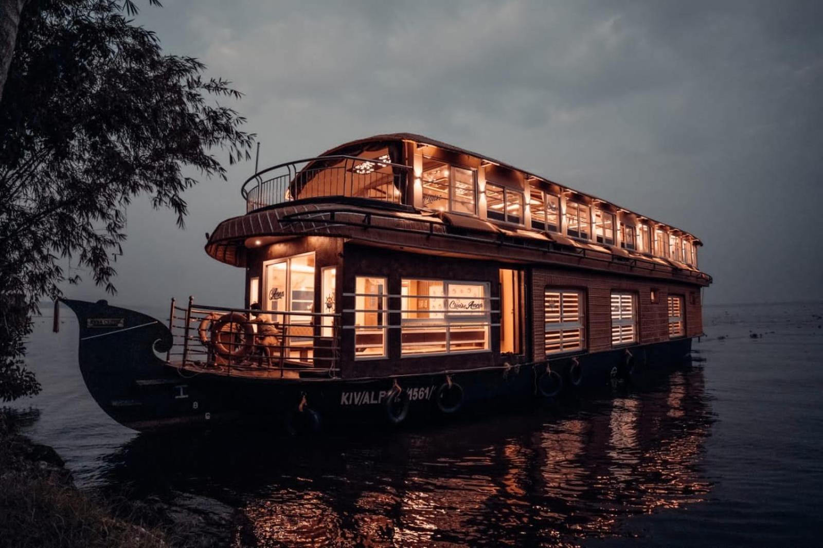 Alappuzha 舒适船屋酒店 外观 照片