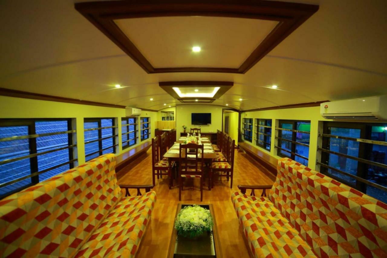 Alappuzha 舒适船屋酒店 外观 照片