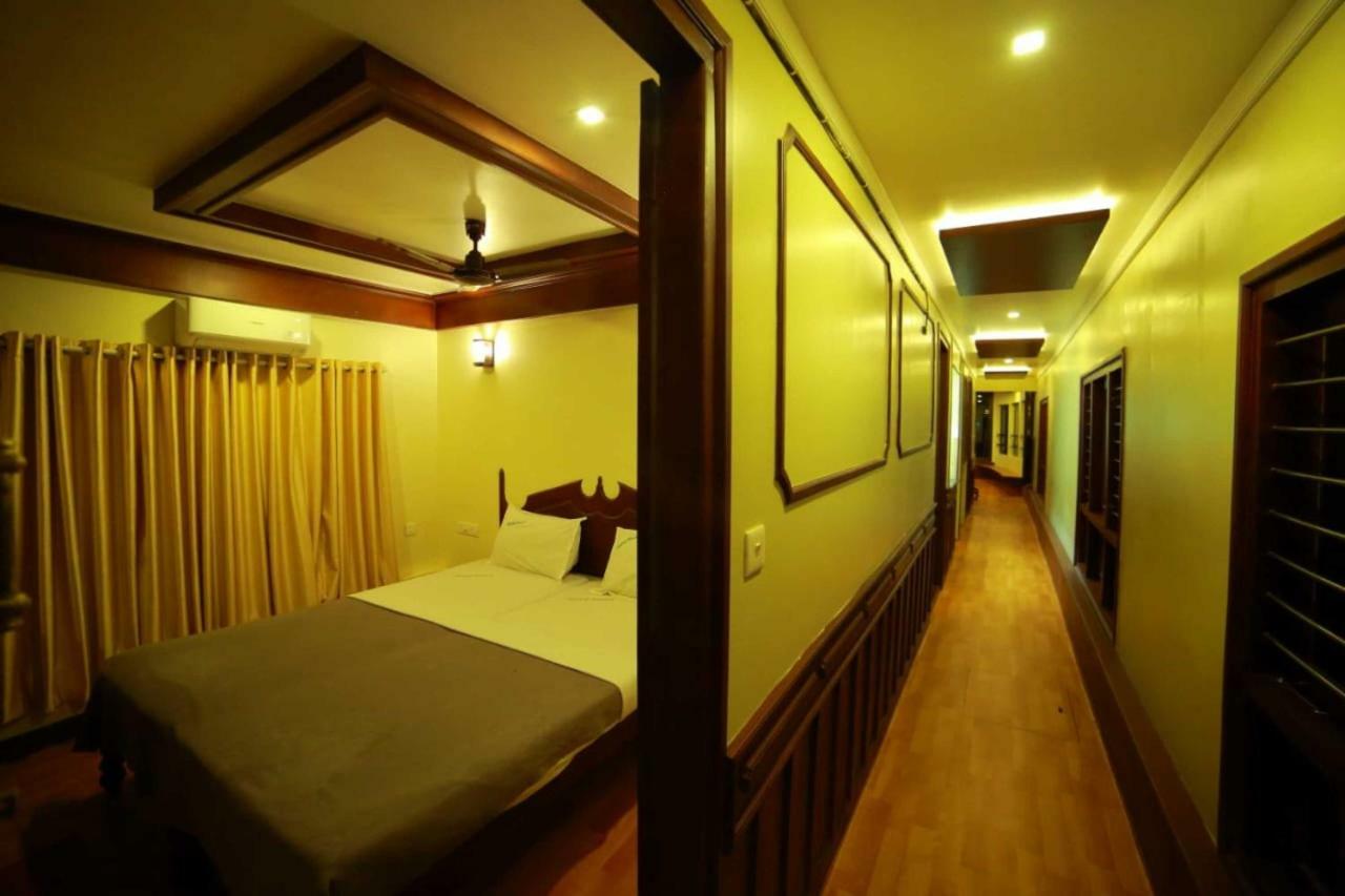 Alappuzha 舒适船屋酒店 外观 照片