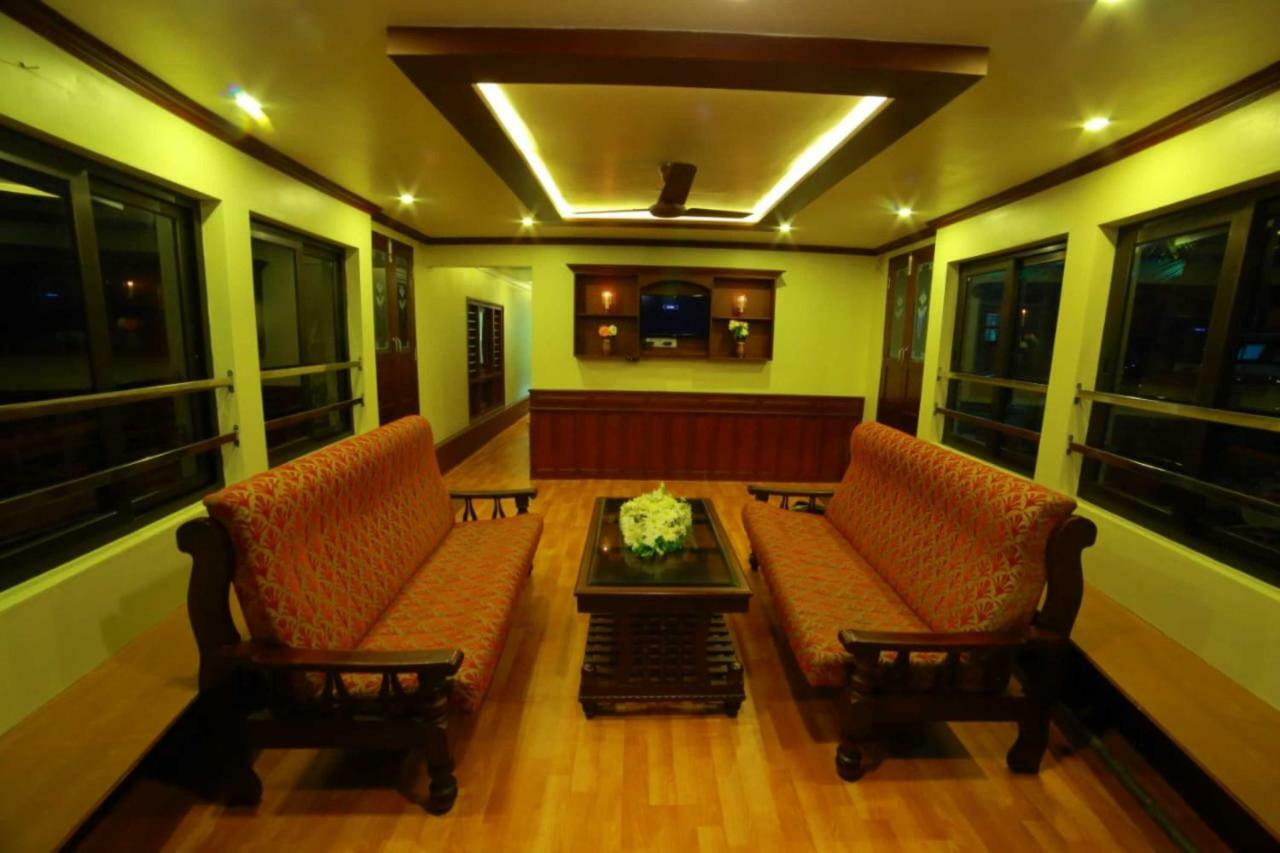 Alappuzha 舒适船屋酒店 外观 照片